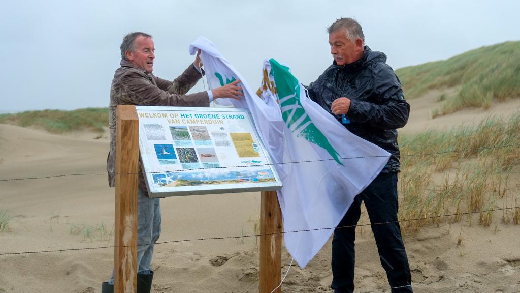 Onthulling informatiepaneel Groene Strand Camperduin
